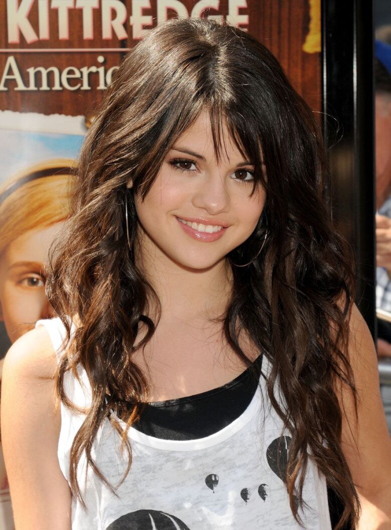 Những Phù Thủy Xứ Waverly là tác phẩm làm nên tên tuổi của Selena Gomez.