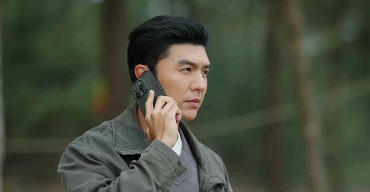 Kiên nhận được cuộc điện thoại từ Hà Lê trong tập 22.