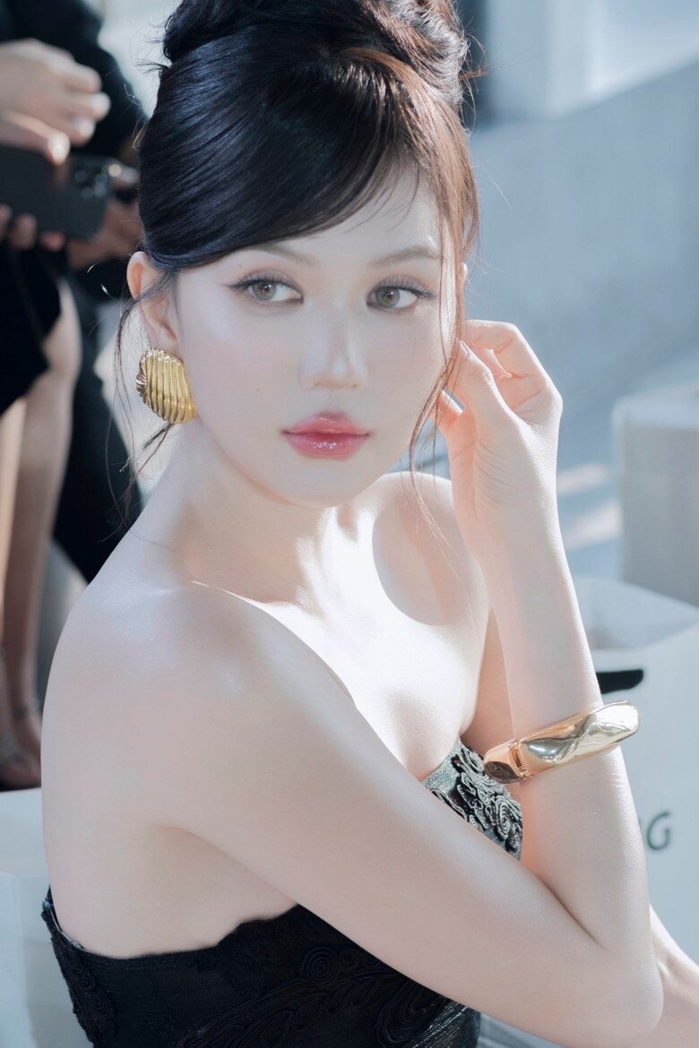 Bên cạnh nghệ thuật, Ngọc Trinh cũng lấn sân sang kinh doanh, đầu tư.