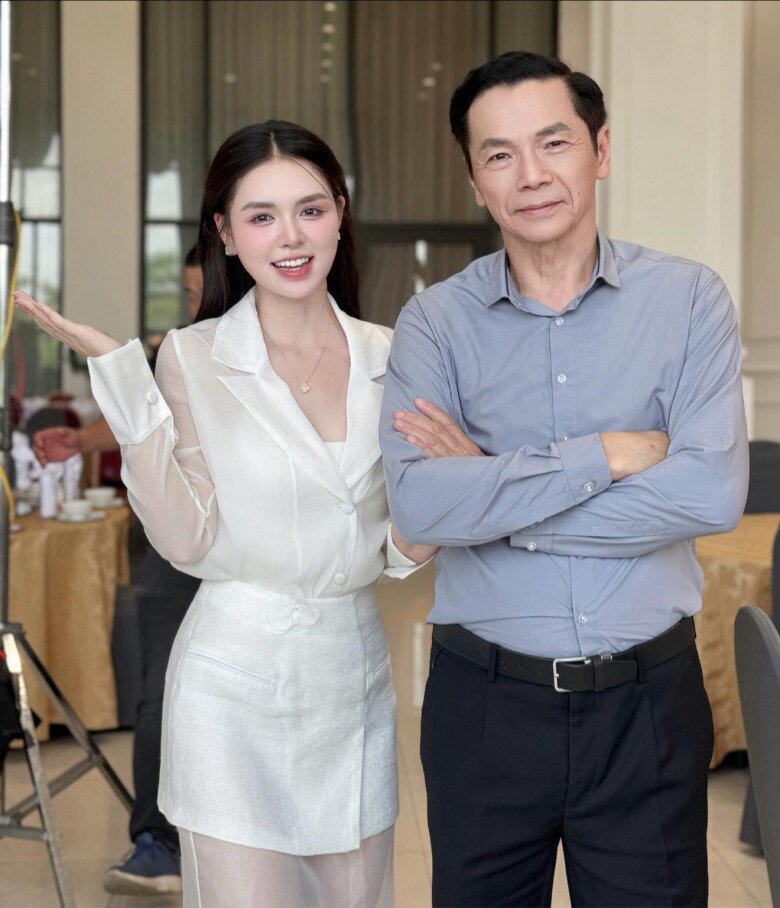 Nữ diễn viên biết ơn thầy Trung Anh vì đã dìu dắt cô vào nghề diễn.