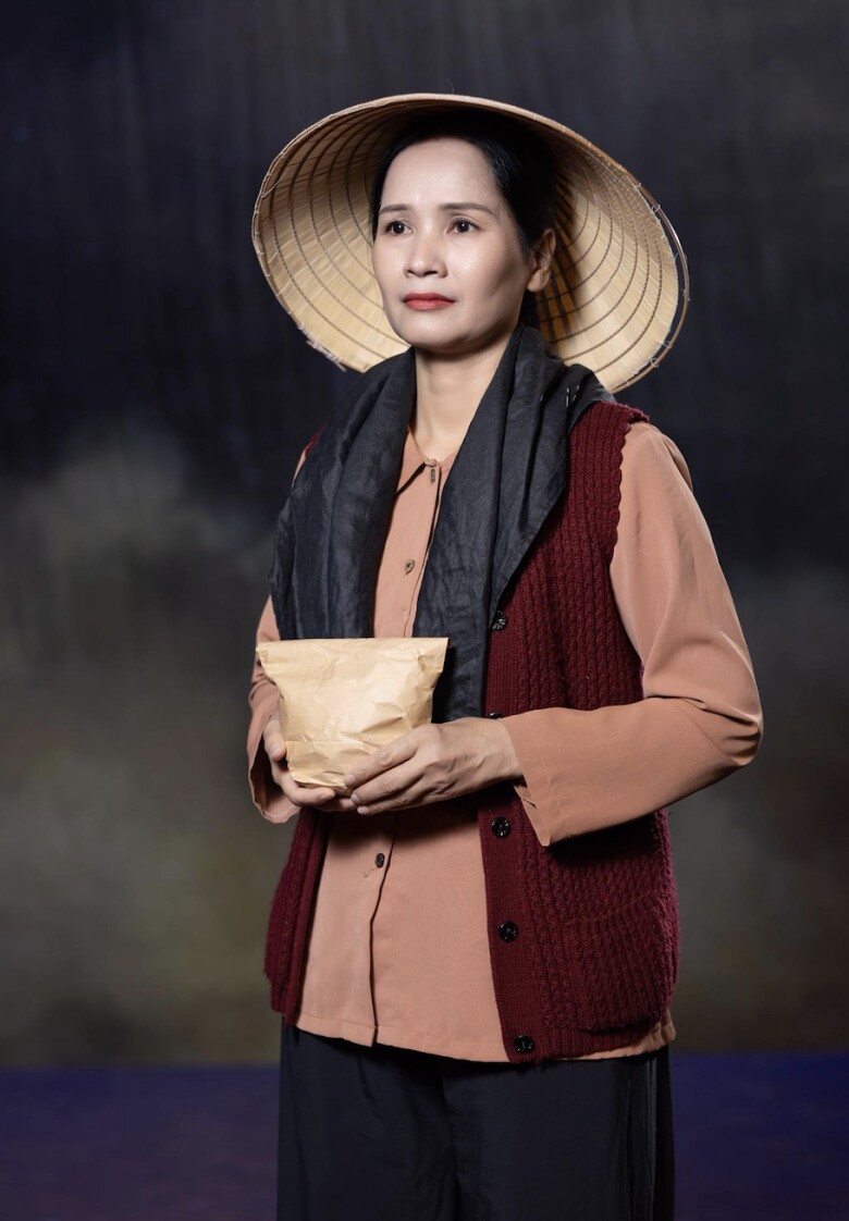 Minh Nguyệt đang công tác tại Nhà hát Kịch Hà Nội.