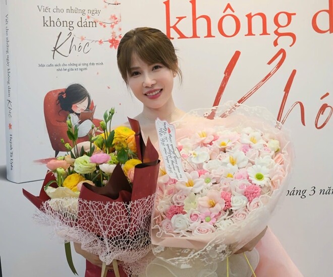 Tác giả Huỳnh Tú Uyên.