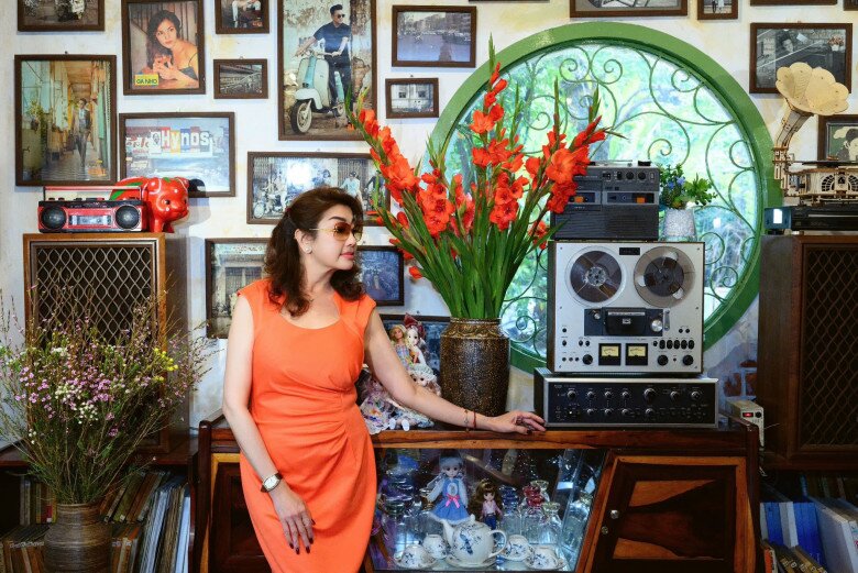 Hoa hậu từng làm amp;#34;khuynh đảoamp;#34; Sài thành sống bí ẩn hơn 30 năm qua bất ngờ xuất hiện bên Đàm Vĩnh Hưng - 1