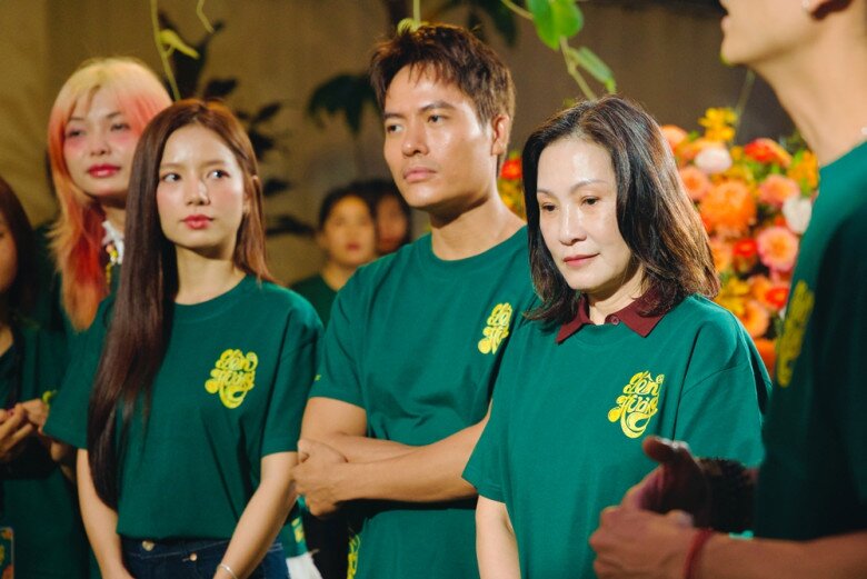 Từ trái qua: Hạ Anh, Võ Tấn Phát và nghệ sĩ Hồng Đào.