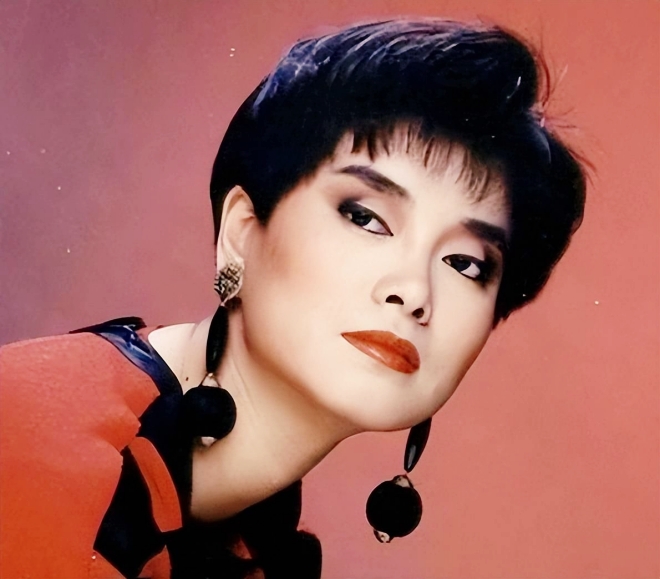 Mao A Mẫn từng là diva với nhiều ca khúc đình đám, cát-xê là ao ước của nhiều người.