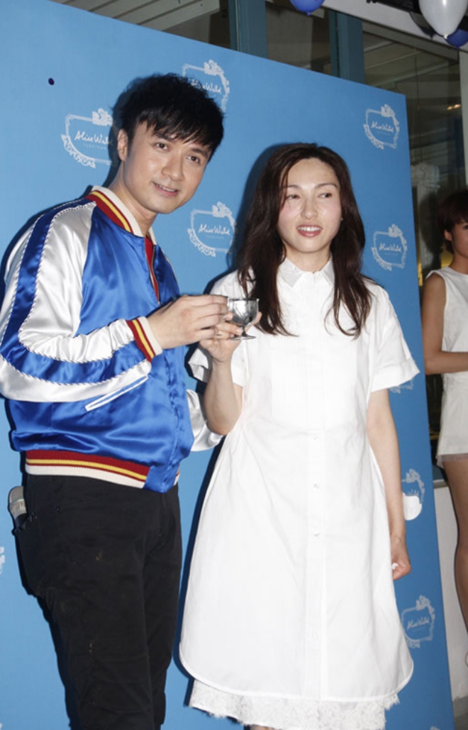 Khi công khai vợ, Cổ Cự Cơ từng vấp phải nhiều ý kiến trái chiều vì nhan sắc của bà xã bị chê bai.