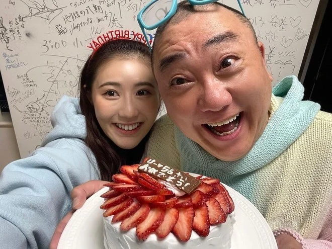 Trên trang cá nhân, Nishino và Yamamoto thường xuyên khoe ảnh gia đình hạnh phúc.