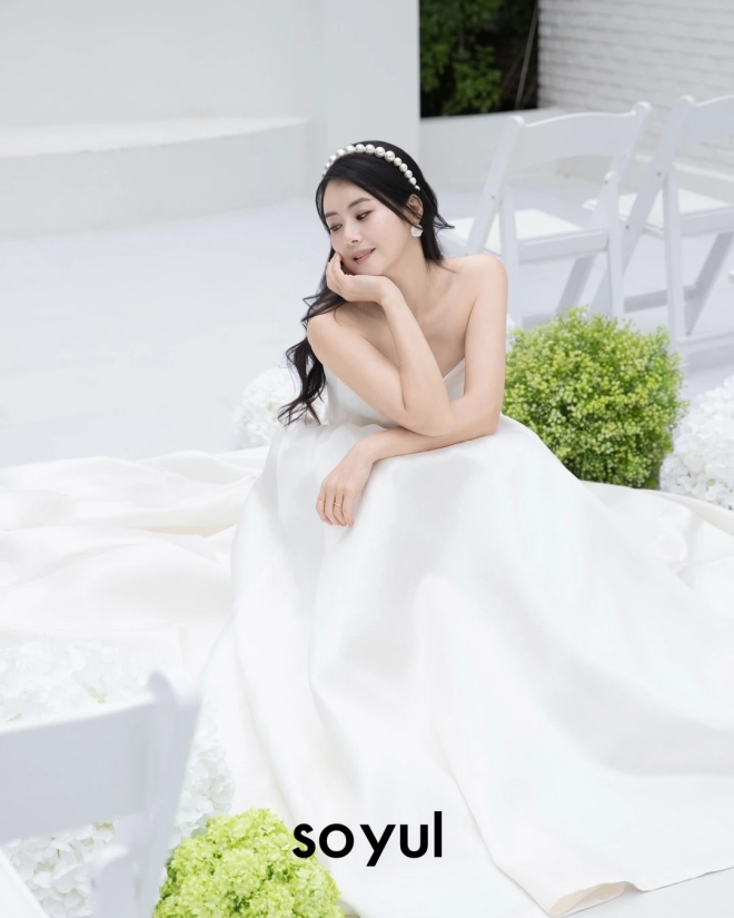 Ở tuổi U50, nữ diễn viên khiến khán giả trầm trồ vì rất trẻ đẹp.