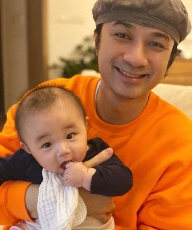 Chàng nam thần ngày nào giờ có gia đình yên ấm, hạnh phúc bên vợ con.