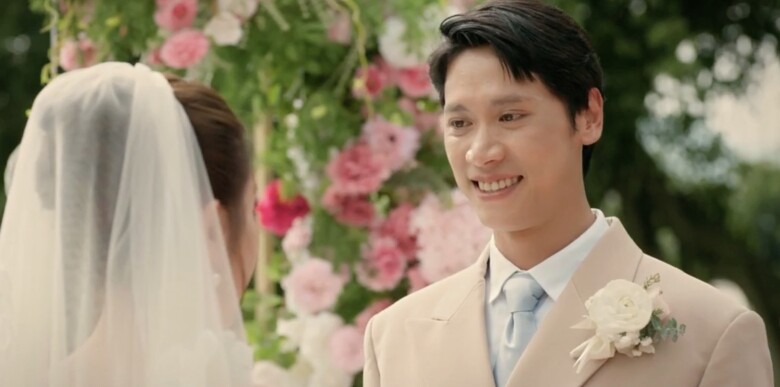 Biên và Thư chính là hai nhân vật đầu tiên đón cái kết viên mãn.