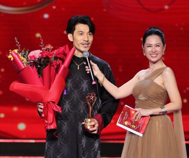 Liên Bỉnh Phát giành cúp Mai Vàng hạng mục Nam diễn viên điện ảnh, truyền hình được yêu thích nhất.