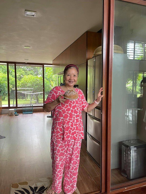 Bà là người phụ nữ đảm đang trong mắt con cháu.