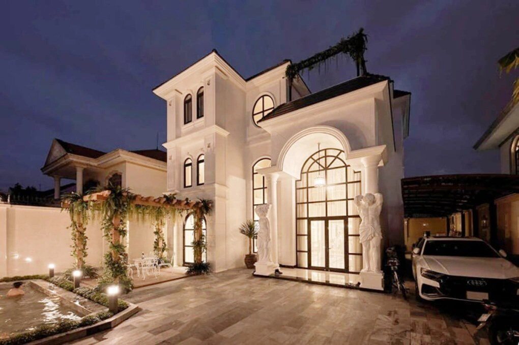 Nữ ca sĩ toại nguyện khi đưa mẹ vào Sài Gòn sống cùng.