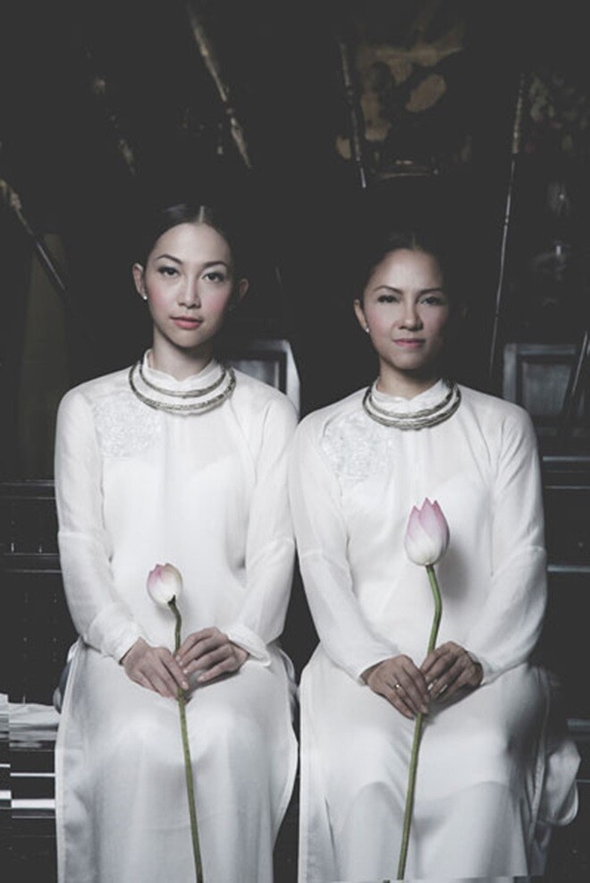 Linh Nga và mẹ ruột - NSND Vương Linh.