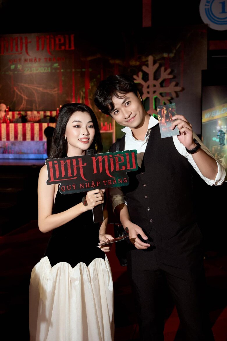 Cặp nhạc trưởng - diễn viên xuất hiện tại họp báo phim cuối tháng 11/2024.