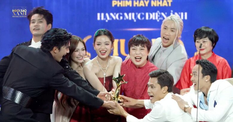 Mưa Đỏ cùng dàn diễn viên thắng đậm với 6 giải.