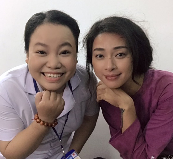 Lê Trang thủ vai cô y tá trong Hai Phượng.