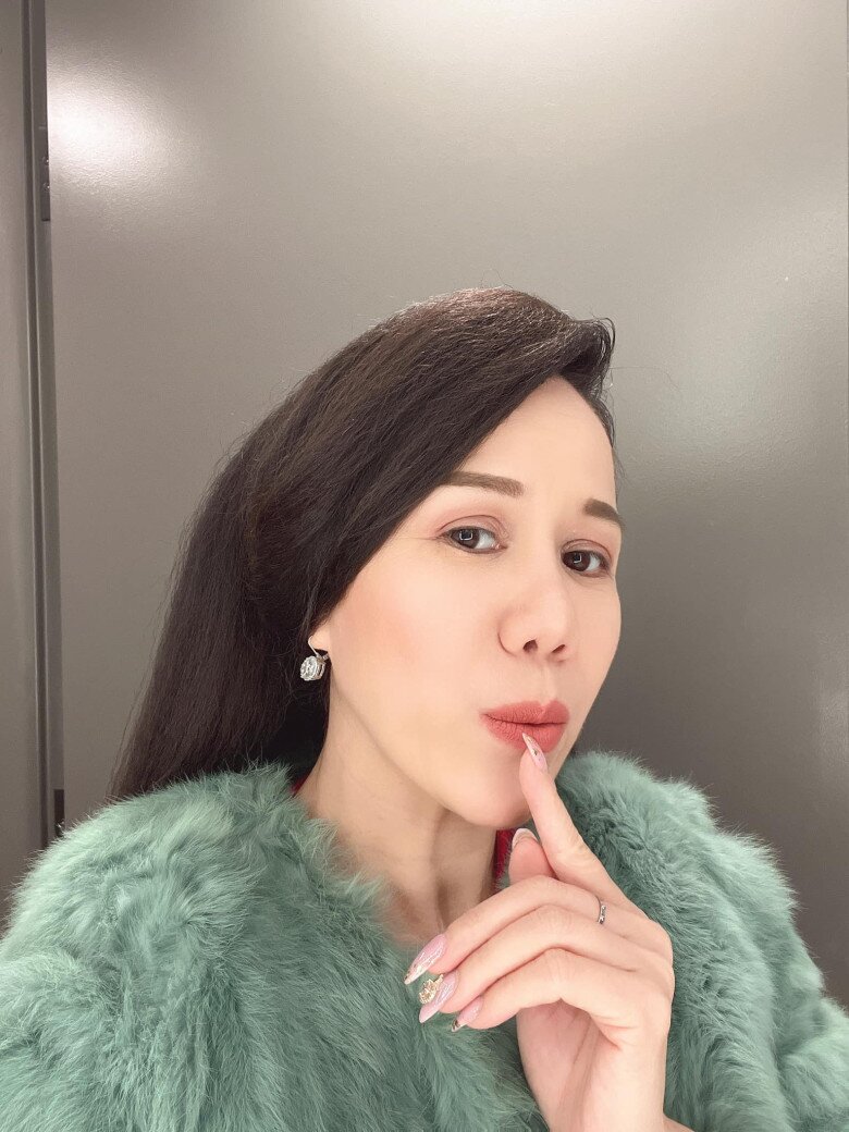 Nữ ca sĩ bày tỏ: Chúng tôi rất thân với nhau nên khán giả nhìn vào nghĩ là bồ bịch cũng đúng.