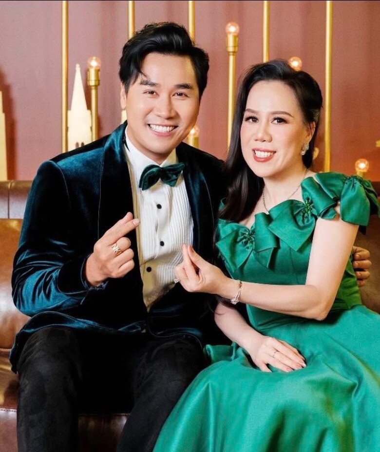 MC Nguyên Khang thốt lên: Chị như thế là sướng lắm rồi.