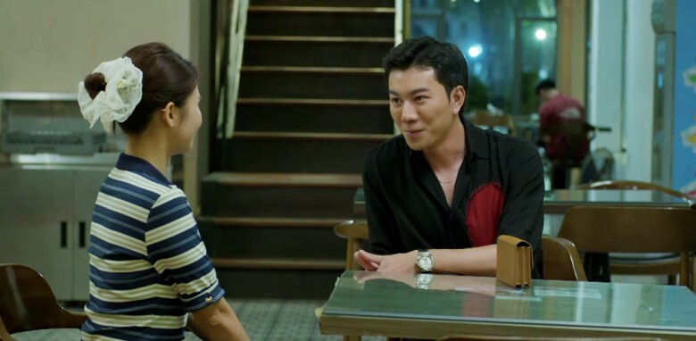 Khải tiếp cận, tán tỉnh Dương.