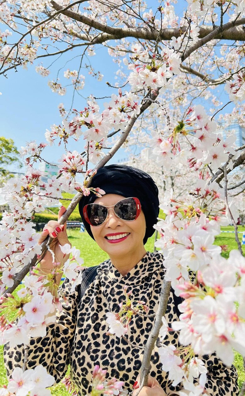 Nữ nghệ sĩ làm thêm nghề tay trái bên cạnh nghệ thuật.