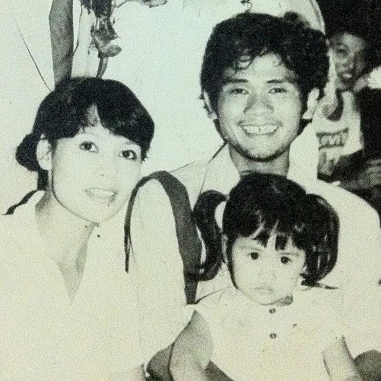 Bức ảnh xưa của nghệ sĩ Minh Châu bên chồng con.