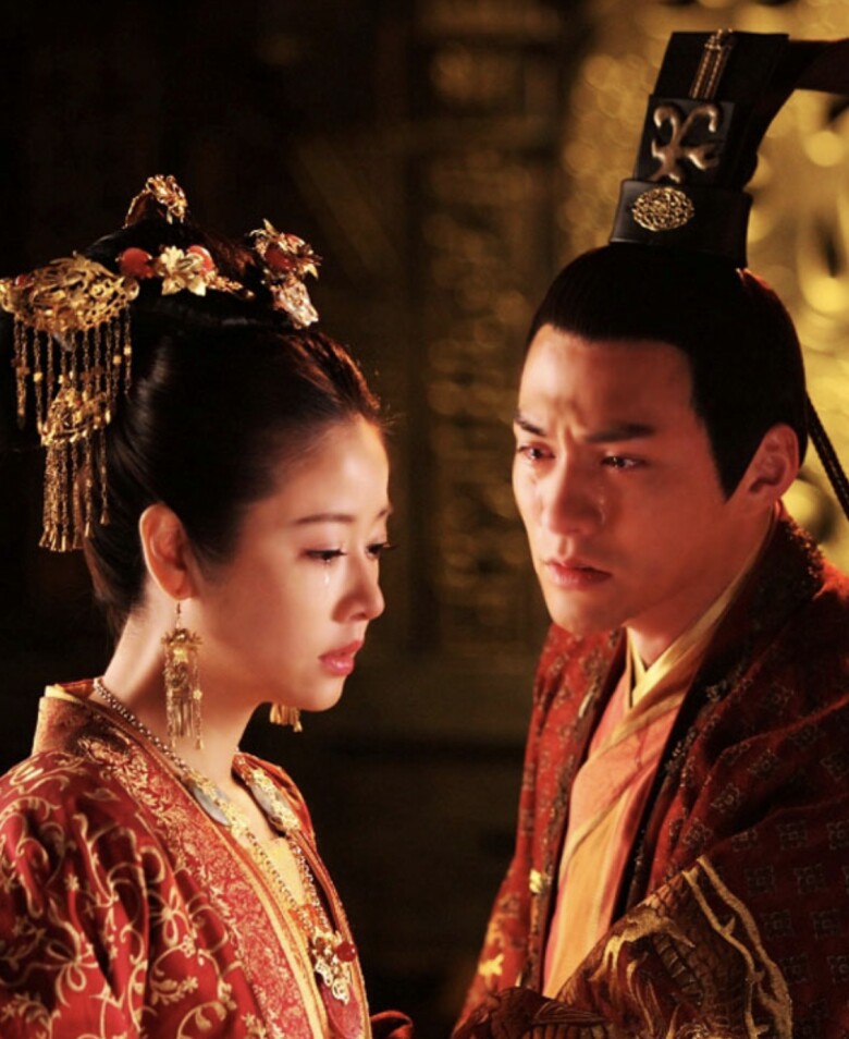 Nghiêm Khoan và Lâm Tâm Như trong Khuynh Thế Hoàng Phi.