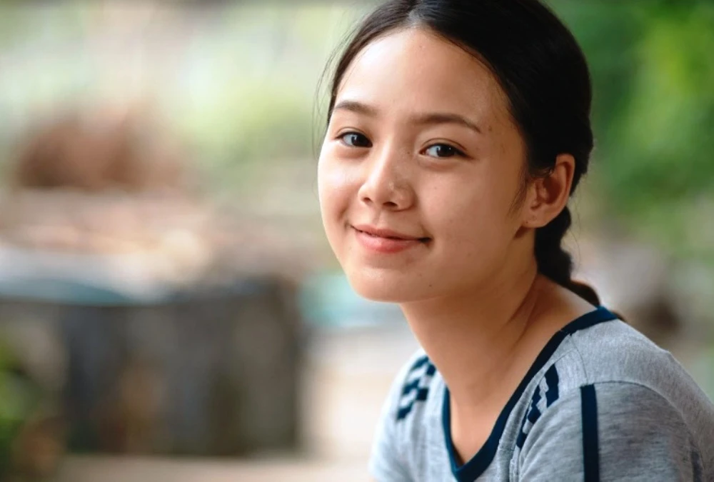 Quỳnh Kool từng có thời gian gắn bó với sitcom chiếu mạng trước khi xuất hiện trong bộ phim truyền hình đầu tay Đi Qua Mùa Hạ. 