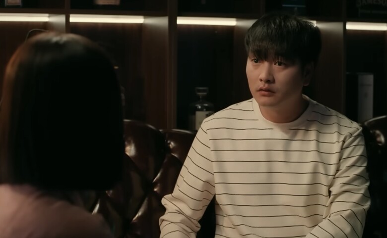 T&uacute; kh&ocirc;ng thể v&igrave; ai đ&oacute; tốt m&agrave; lại &ldquo;y&ecirc;u đại cho họ đỡ buồn&rdquo;