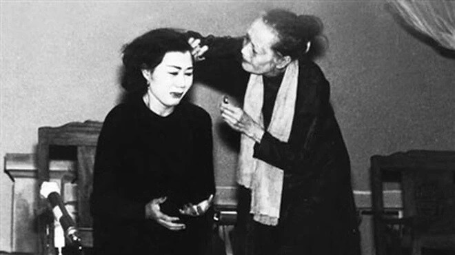 NSND Kim Cương là kết quả cuộc hôn nhân của nghệ sĩ Bảy Nam với ông bầu Phước Cương.