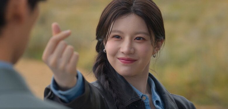 Cha Mu Hee là một nữ diễn viên vô danh vụt sáng thành sao.