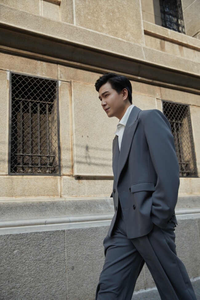 Anh vẫn đang chờ đúng người, đúng thời điểm và trái tim rung động.