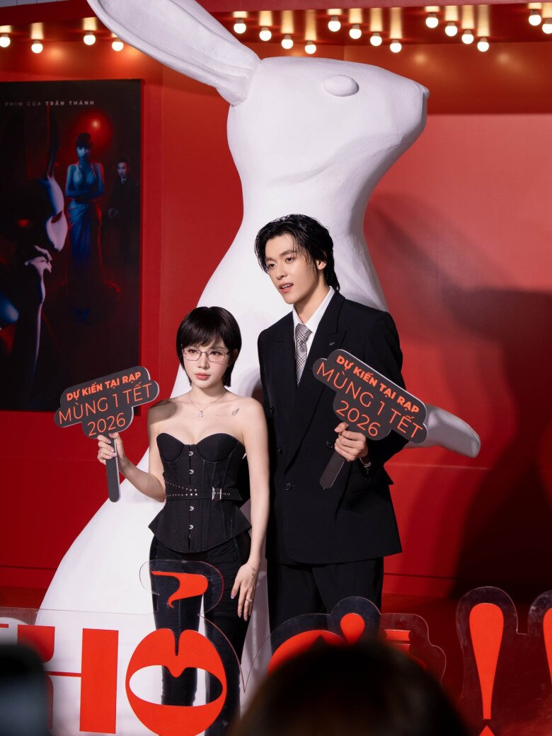 Vĩnh Đam phải cố gắng tìm điểm chung để bắt chuyện, làm quen với LyLy.