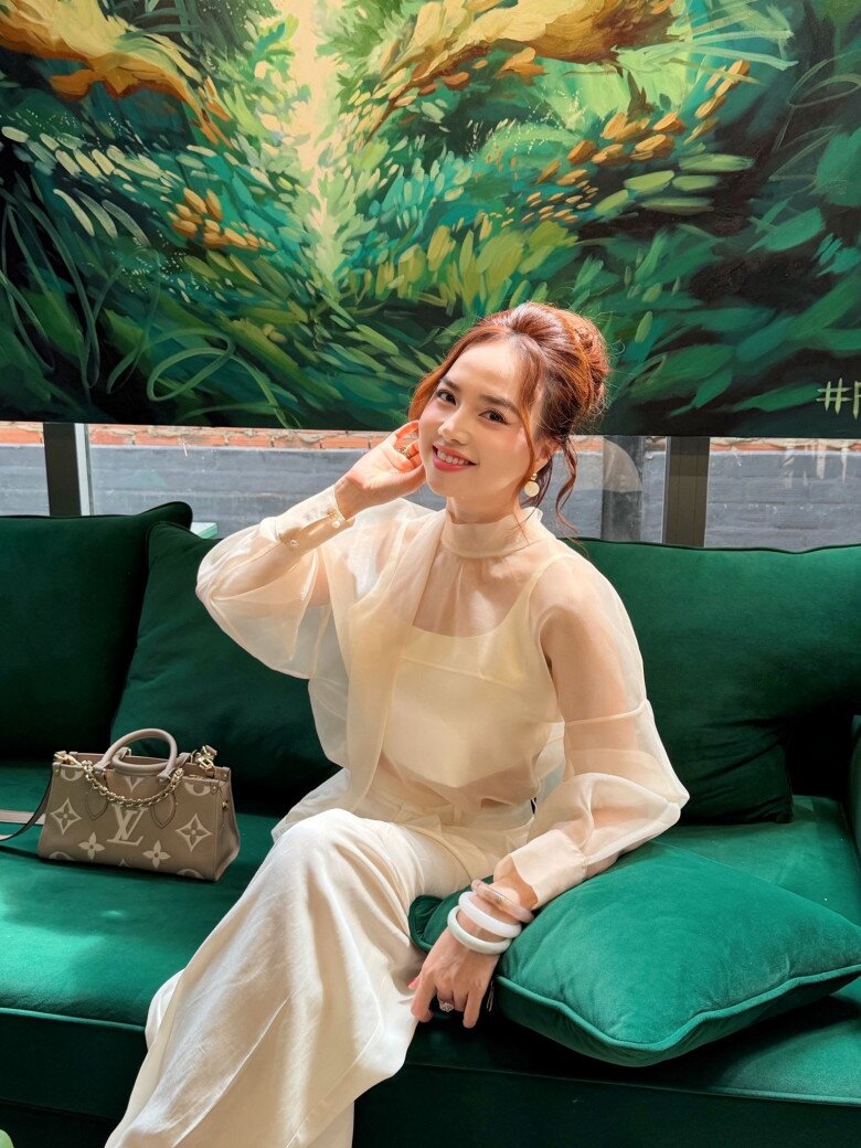 Nữ diễn viên khiến nhiều khán giả ngưỡng mộ bởi quyết tâm học tập.