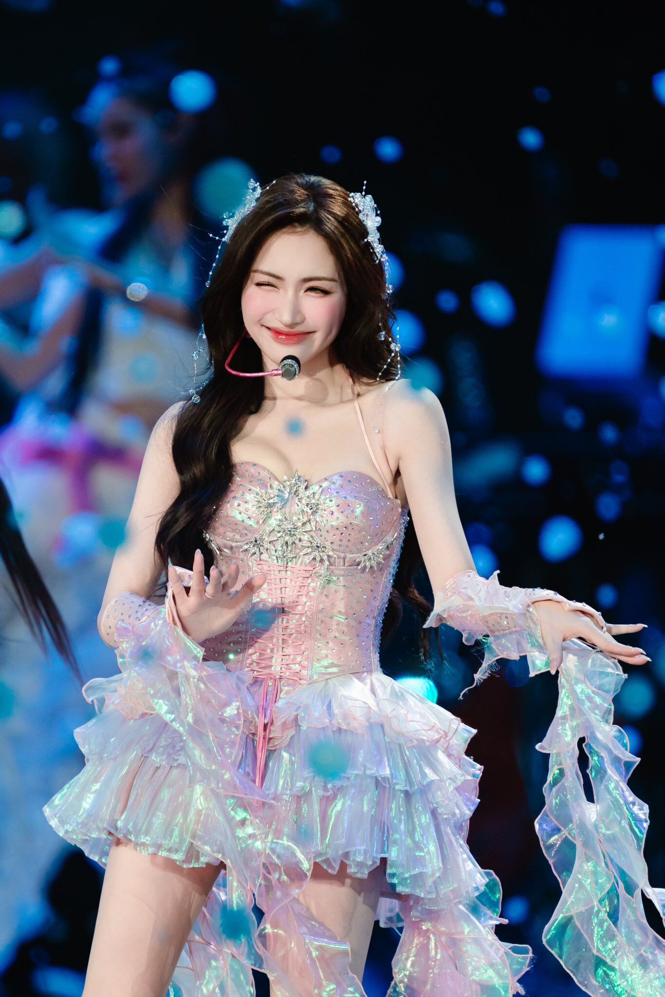 Hòa Minzy là nữ ca sĩ tài năng của Vbiz nhưng từng lận đận trong tình duyên.