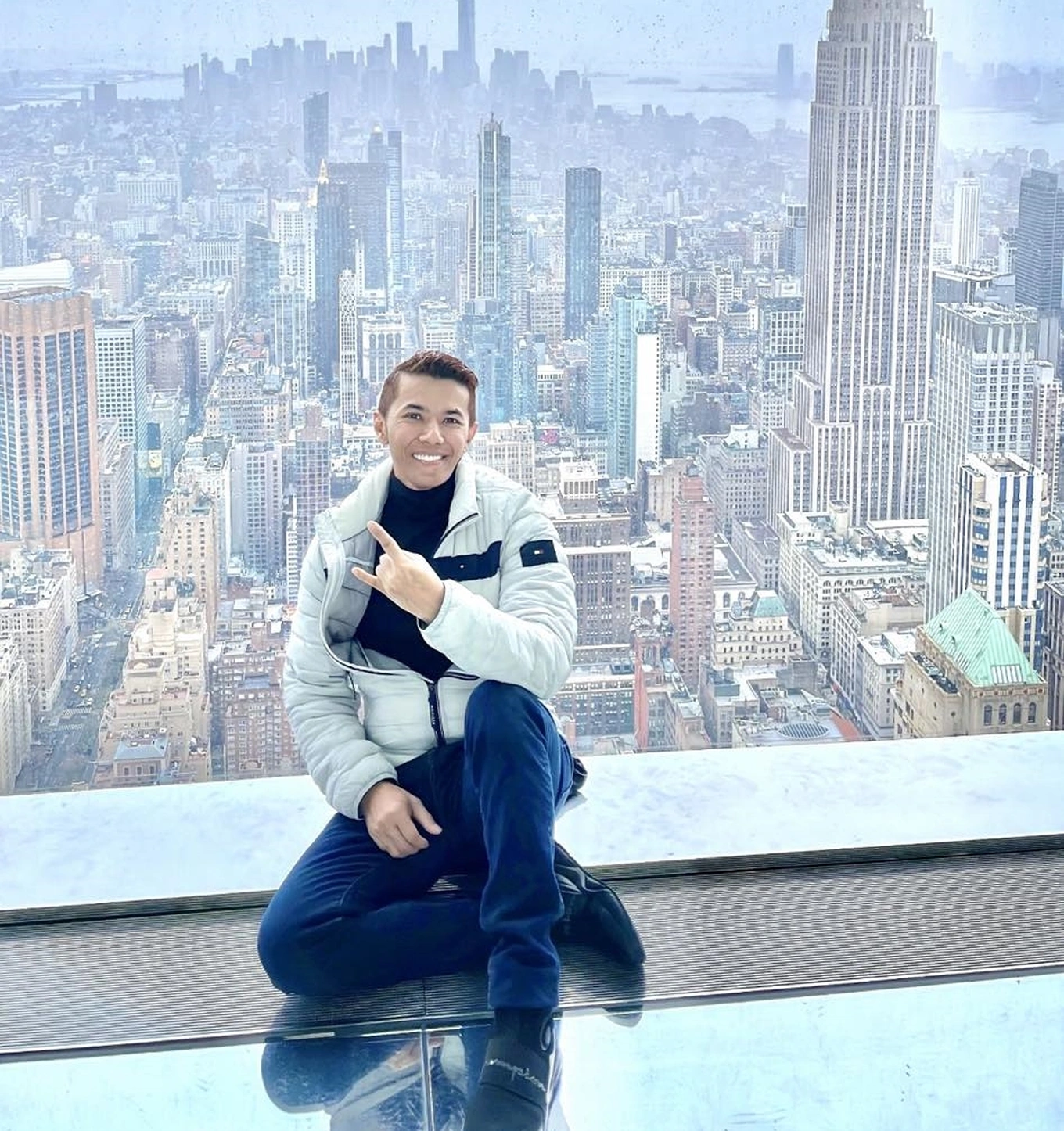 Nam ca sĩ định cư Mỹ khi sự nghiệp đang ở đỉnh cao, tên tuổi đã có chỗ đứng với khán giả trong nước.