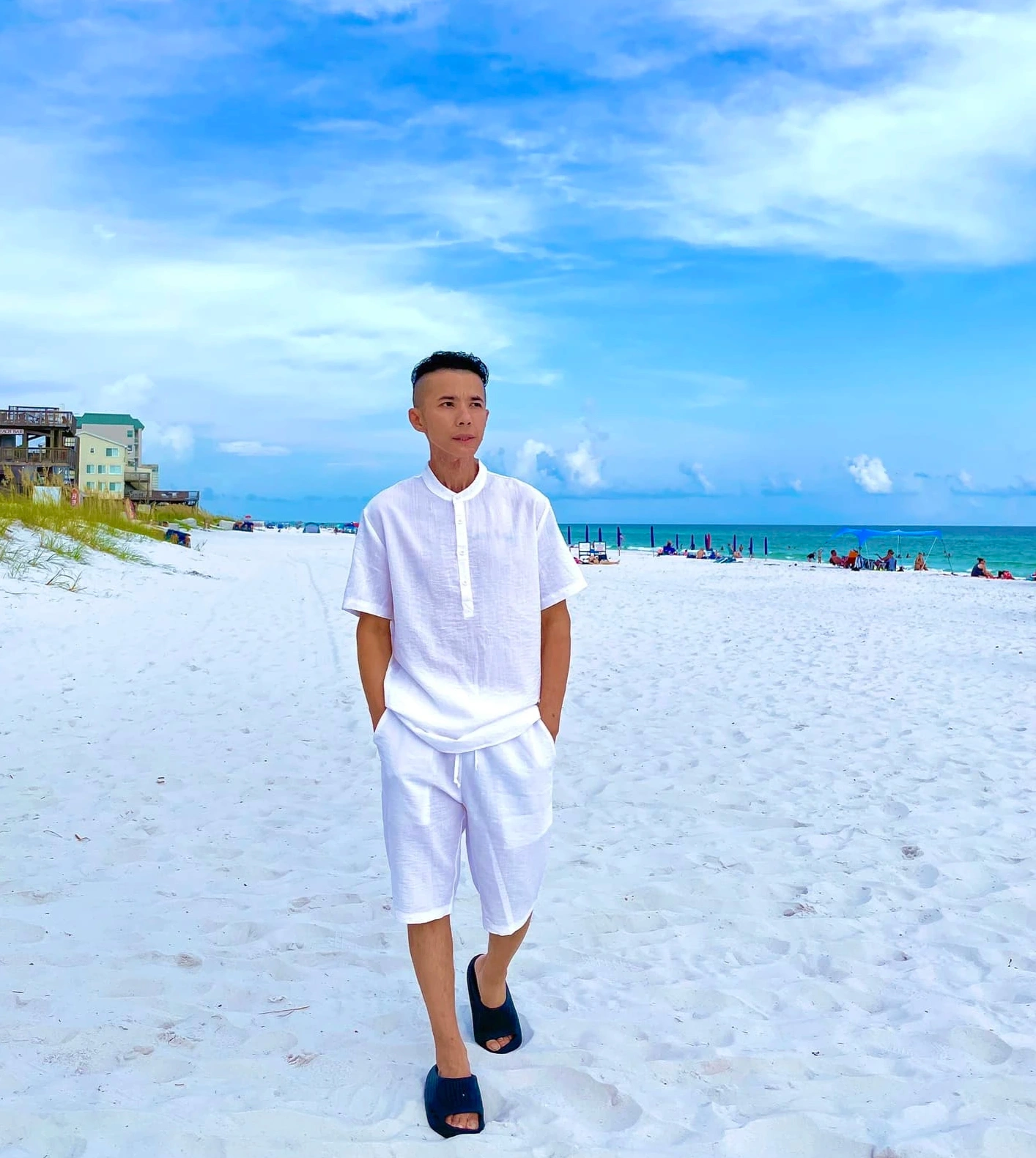 Nam ca sĩ phải phẫu thuật cắt xương hàm, sụt cân gầy gò.