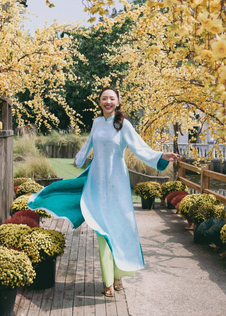 Tóc Tiên sang Mỹ đoàn tụ cùng gia đình vào dịp Tết Nguyên đán.