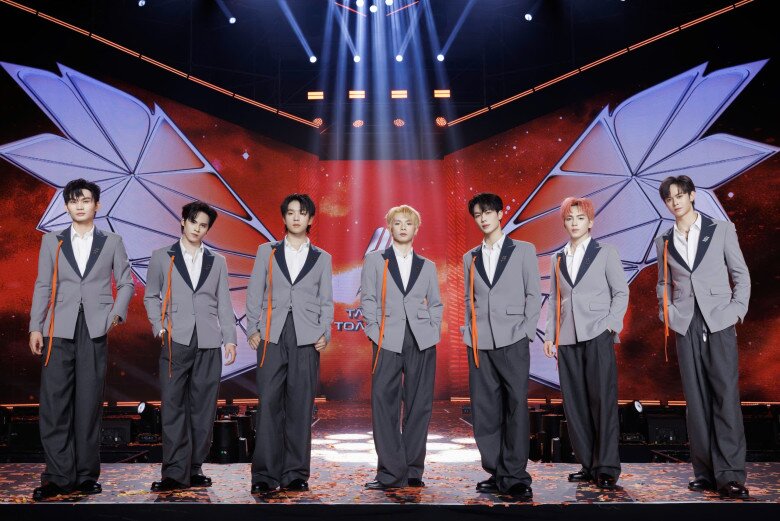 Đội hình 7 thành viên chính thức của nhóm nhạc UPRIZE.