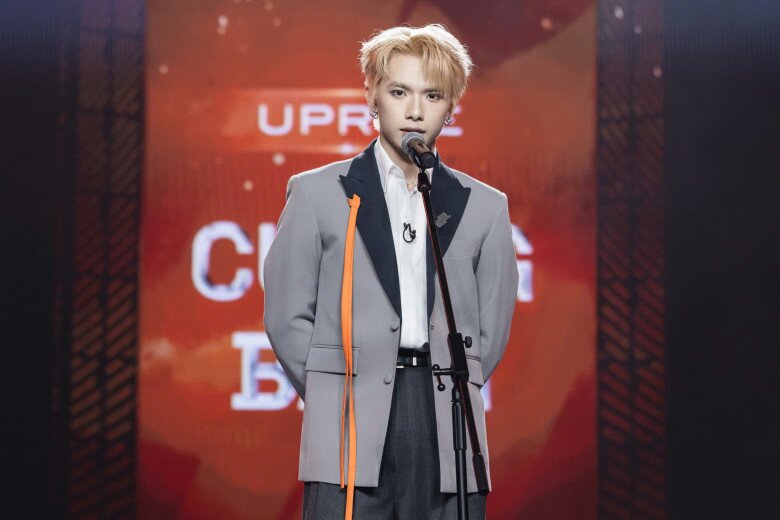 Cường Bạch đạt danh hiệu “Thần tượng quốc dân” nhờ chiến thắng hạng mục bình chọn trực tuyến.