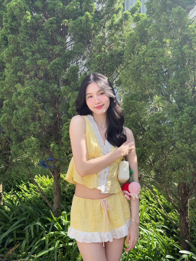 Á hậu Phương Anh thẳng thắn đáp trả khi bị kêu là nói “đạo lý”.