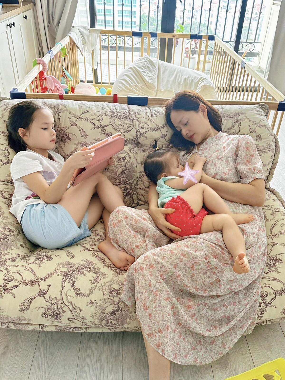 Lan Phương làm mẹ đơn thân, chăm sóc 2 con chu toàn.