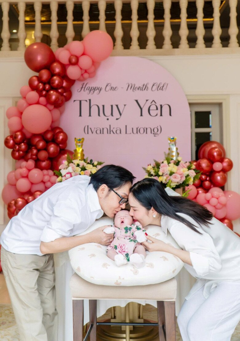 Vợ chồng Hoa hậu Phương Lê chăm sóc con gái thuận theo tự nhiên, không áp dụng những biện pháp dân gian.