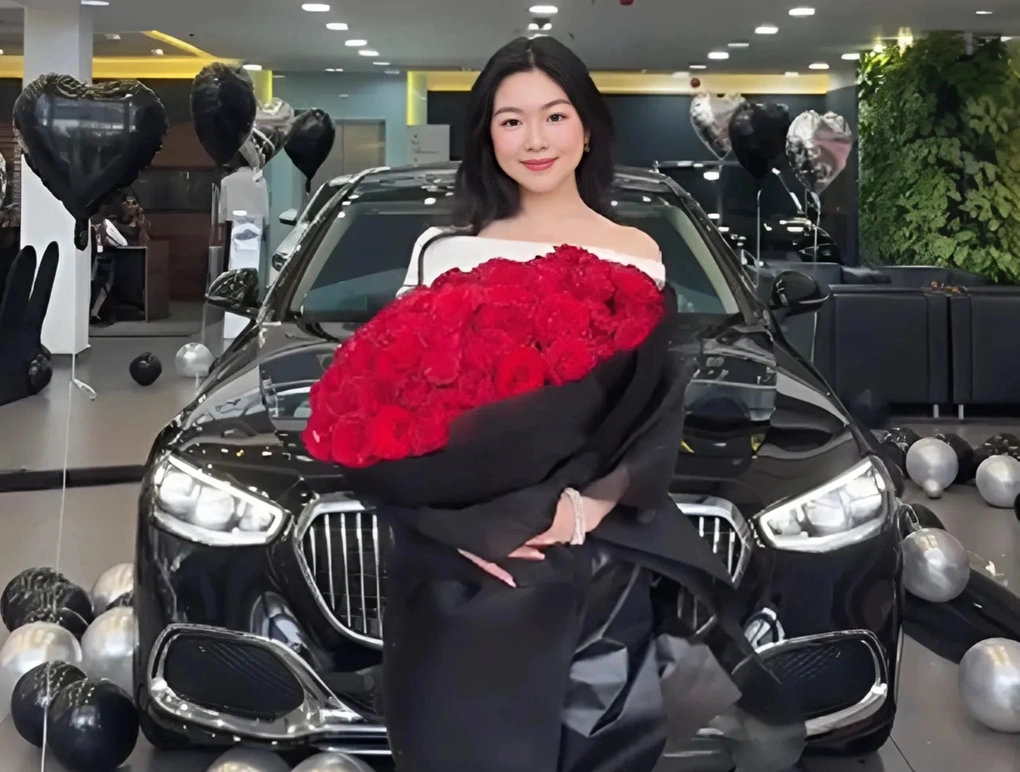 Lọ Lem tậu xe sang ở tuổi 19, tự trang trải cuộc sống.