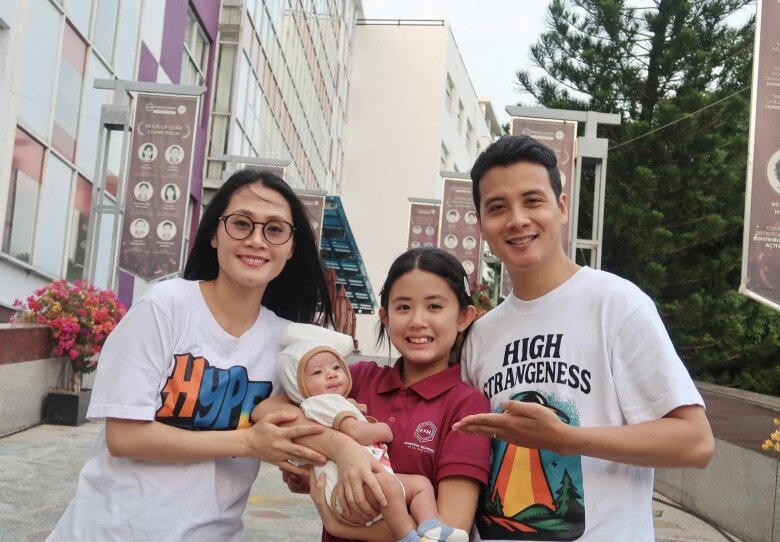 Gia đình hạnh phúc của diễn viên Thanh Hiền và chồng thứ 2.