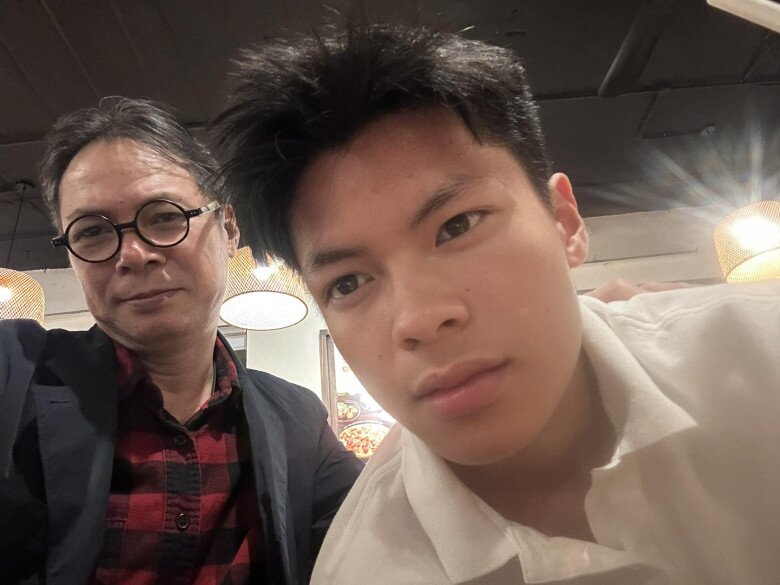 Trần Bờm sở hữu ngoại hình điển trai ở tuổi 18, được ví là “bản sao” thời trẻ của NSND Trần Lực.