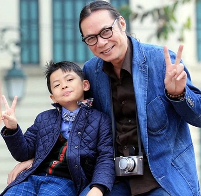 Trần Bờm từng cùng NSND Trần Lực tham gia chương trình “Bố ơi! Mình đi đâu thế?” năm 2014.