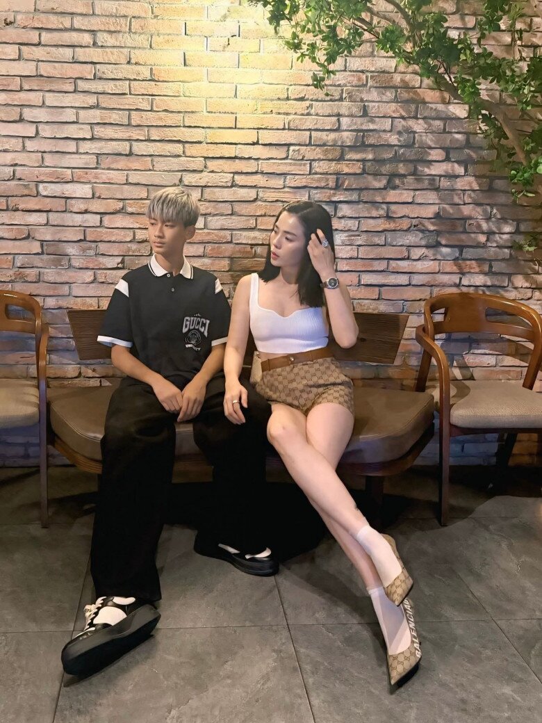 Lệ Quyên luôn chăm sóc cho quý tử chu toàn, không thiếu thứ gì.