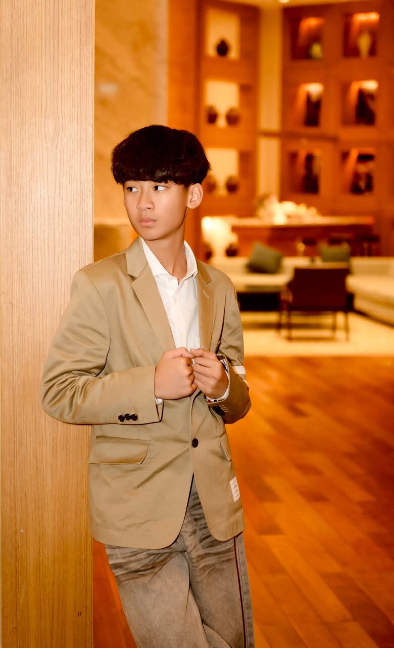 Kỳ Anh là con trai chung duy nhất của Lệ Quyên và chồng cũ.