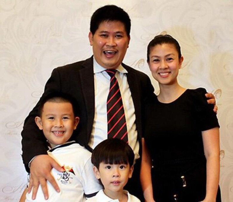 Phước Sang và Kim Thư trải qua cuộc hôn nhân đổ vỡ, có 2 con chung.